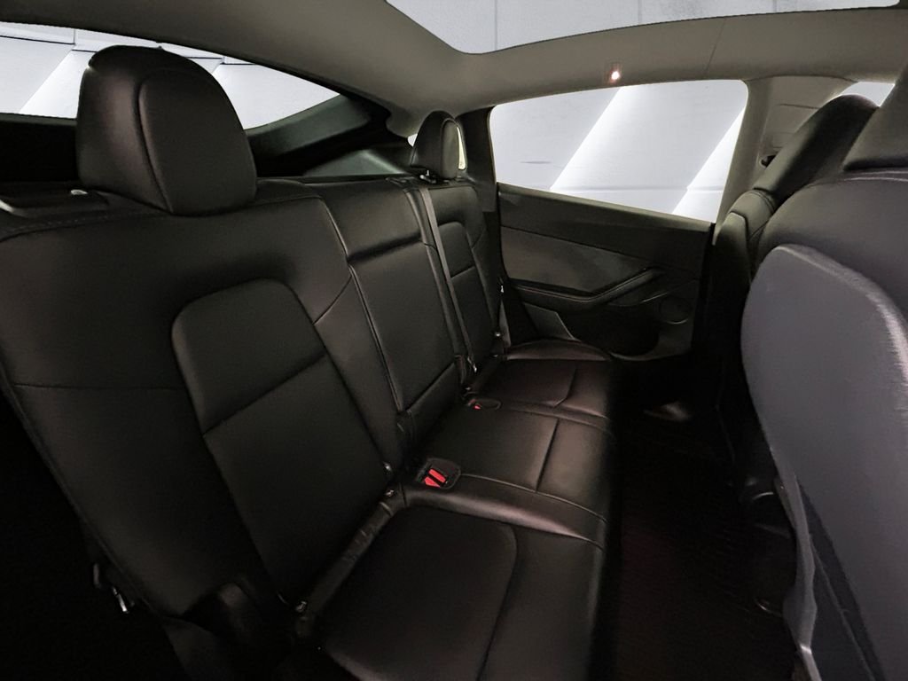 Used 2025  Tesla Long Range image 16