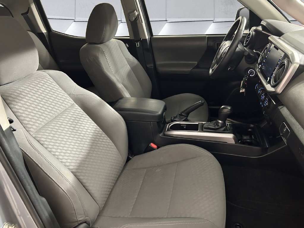 Used 2020  Toyota SR5 image 14