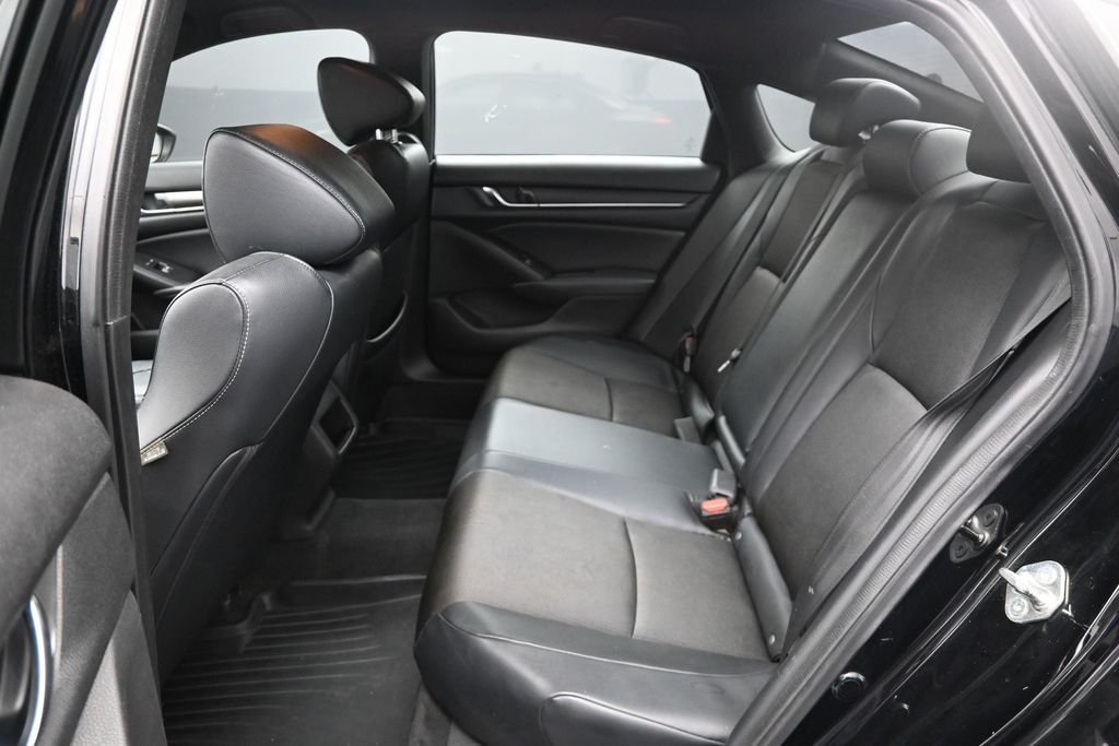 Used 2018  Honda Sport image 15