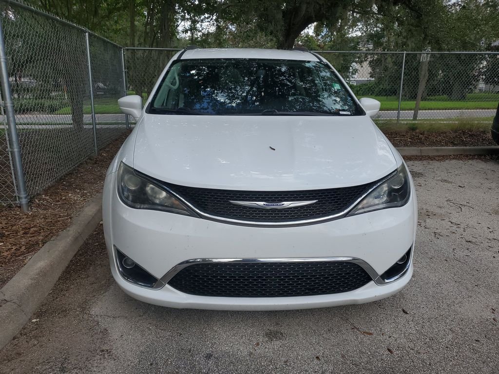 Used 2020 White Chrysler Touring L image 3