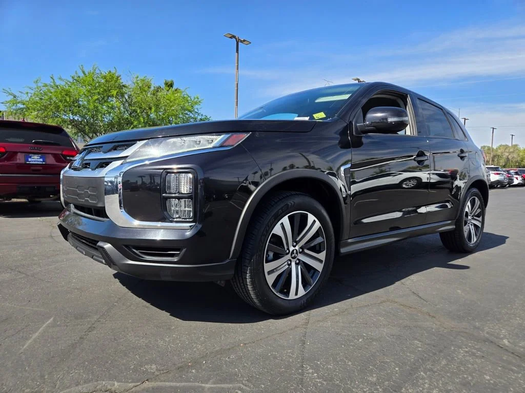 Used 2021 Black Mitsubishi ES image 2