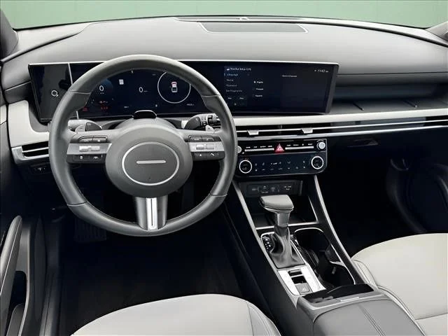 Used 2025 White Hyundai Limited image 15