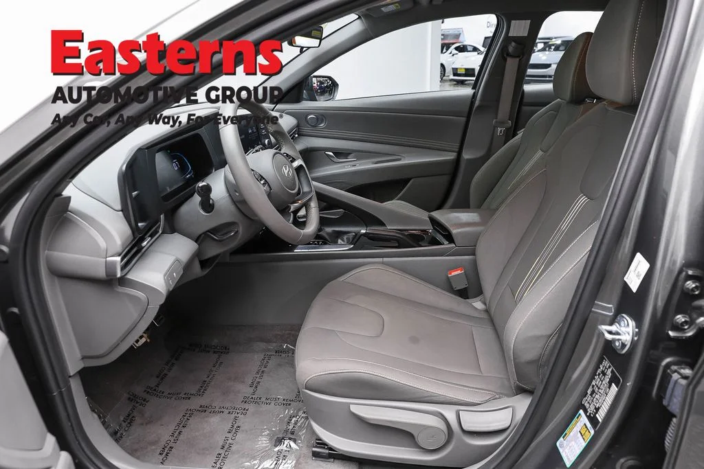 Used 2026 Gray Hyundai SEL Sport image 13