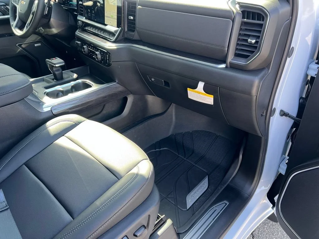 New 2026 Polar White Tricoat Chevrolet LTZ image 26