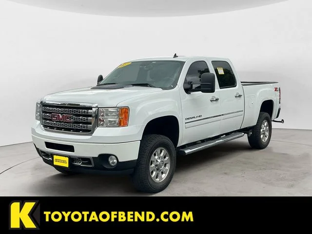 2013 GMC Sierra 4WD Crew Cab Standard Box SRW's photo