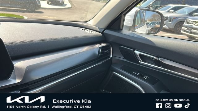 Certified Used 2025 White Kia S image 21