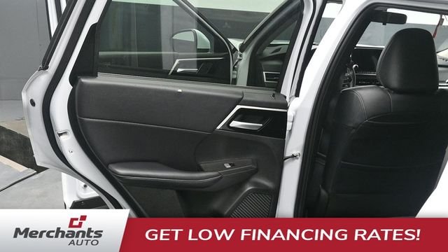 Used 2024 White Mitsubishi SE image 12