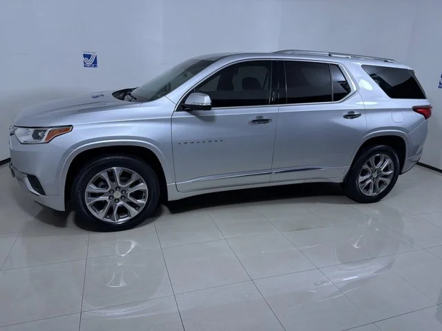 Used 2020 Silver Ice Metallic Chevrolet Premier image 4