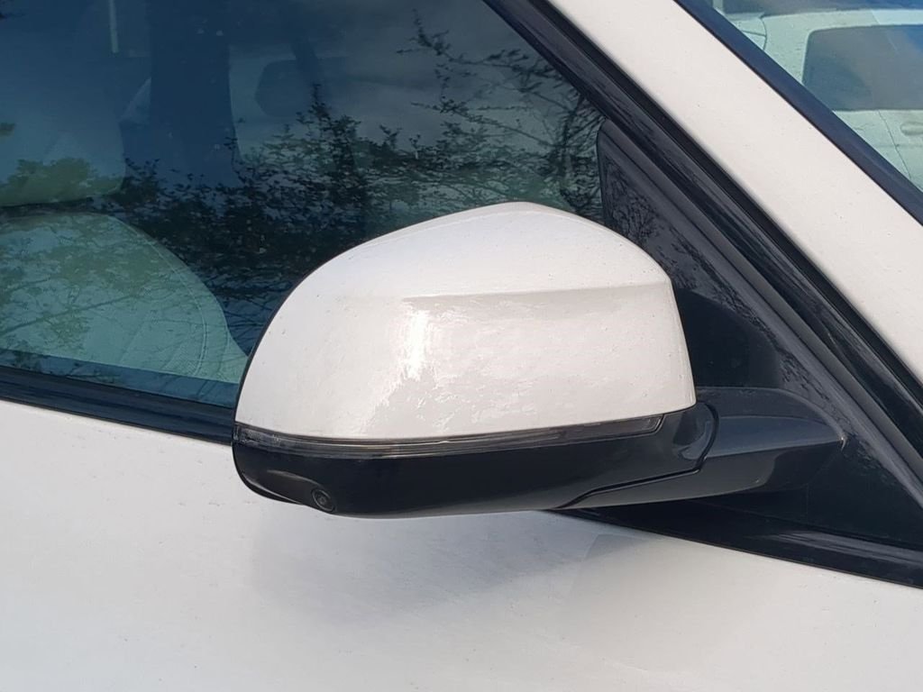 New 2026 Alpine White BMW xDrive40i image 12