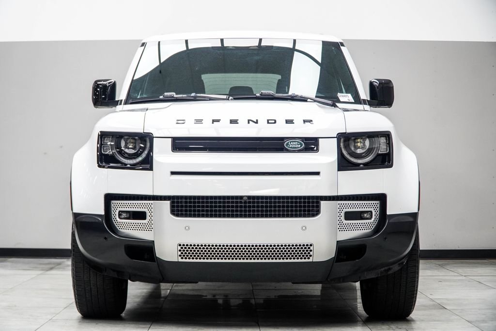 Used 2025 White Land Rover S image 9
