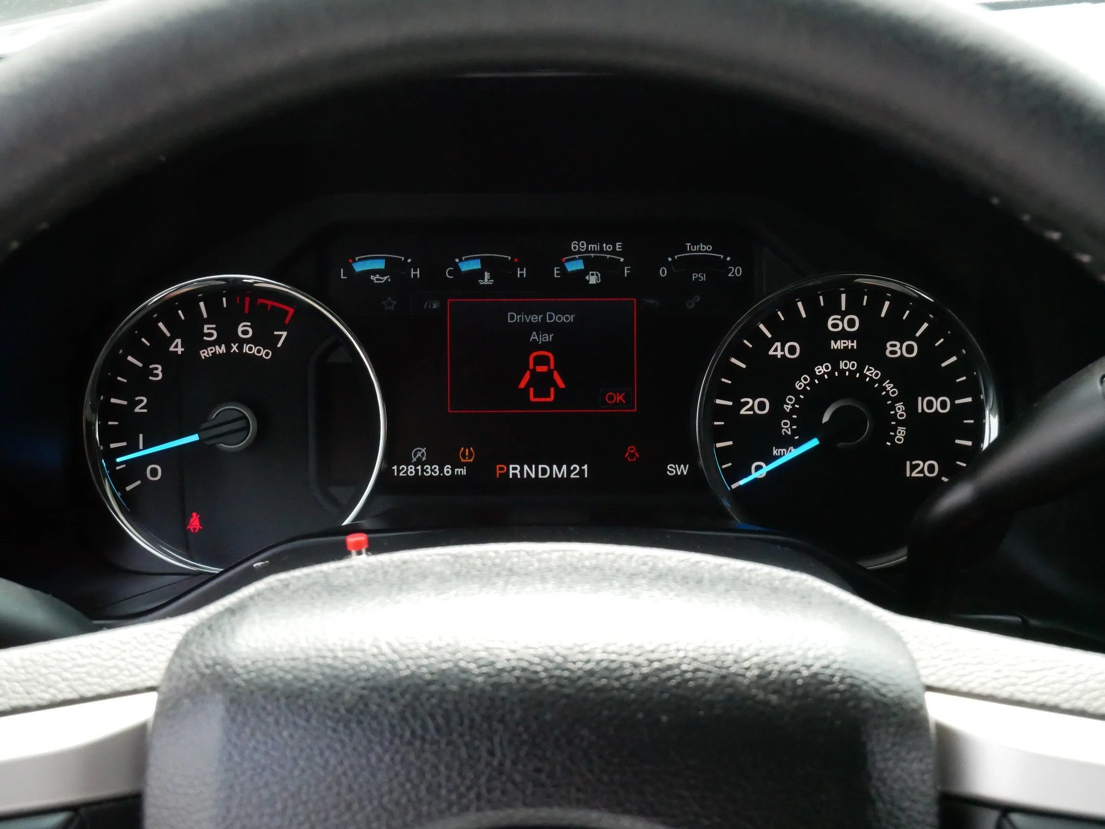 Used 2016 Shadow Black Ford Lariat image 15