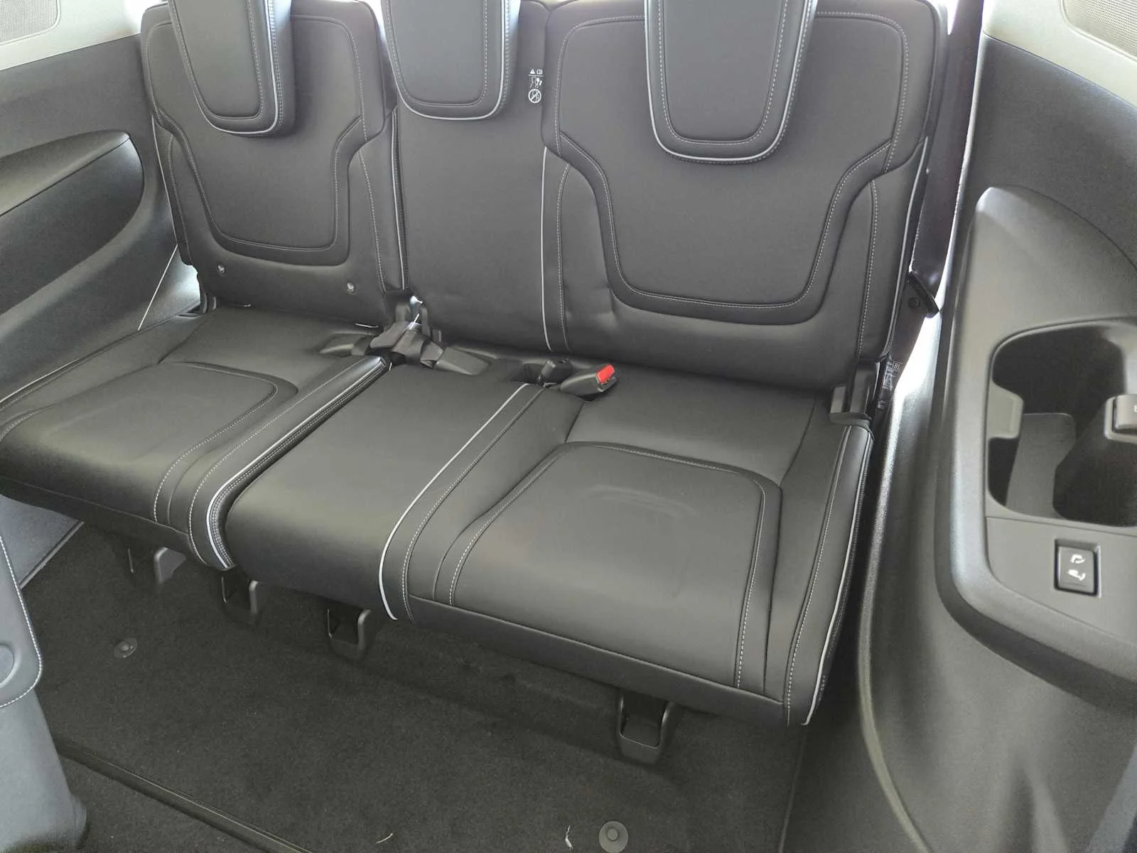 2026 INFINITI QX80 Luxe - Photo 18