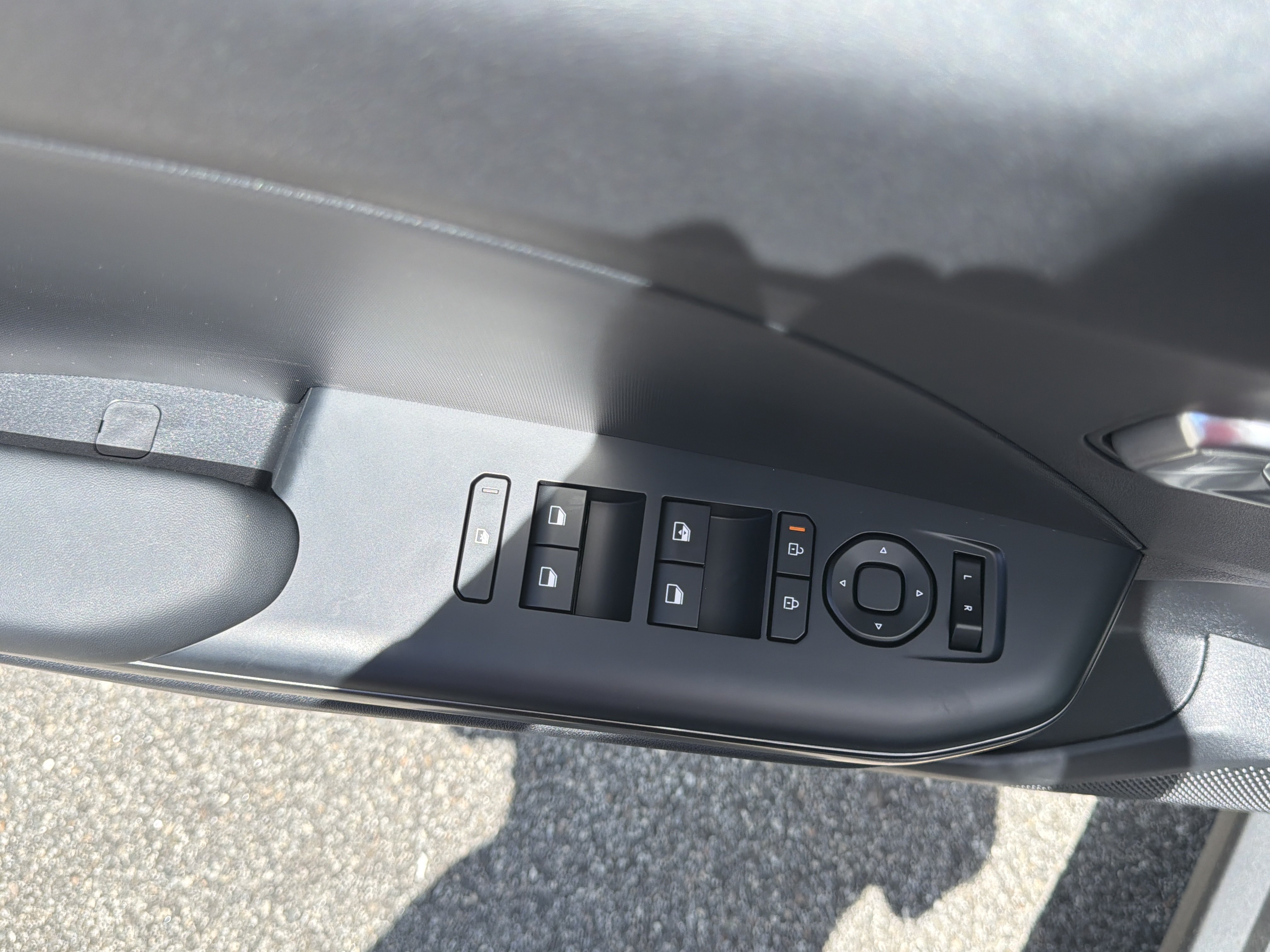 New 2026 Aurora Black Pearl Kia LXS image 15