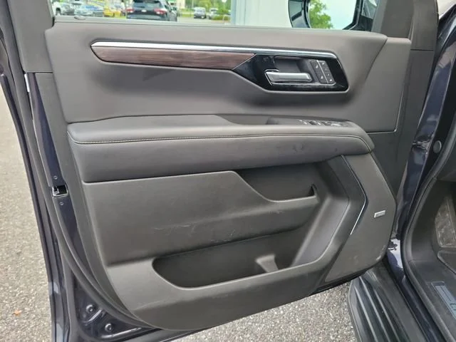 2025 Chevrolet Suburban Premier - Photo 23