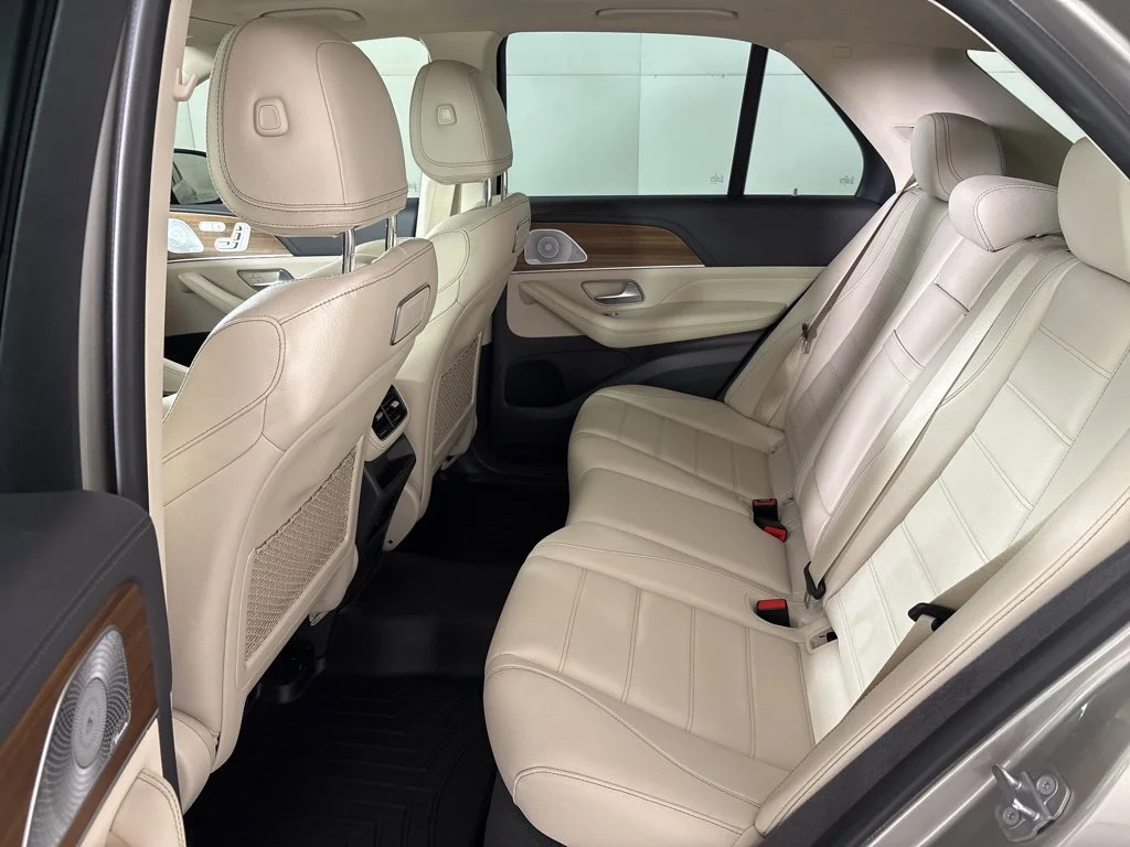 Used 2020 Silver Mercedes-Benz GLE 450 image 25