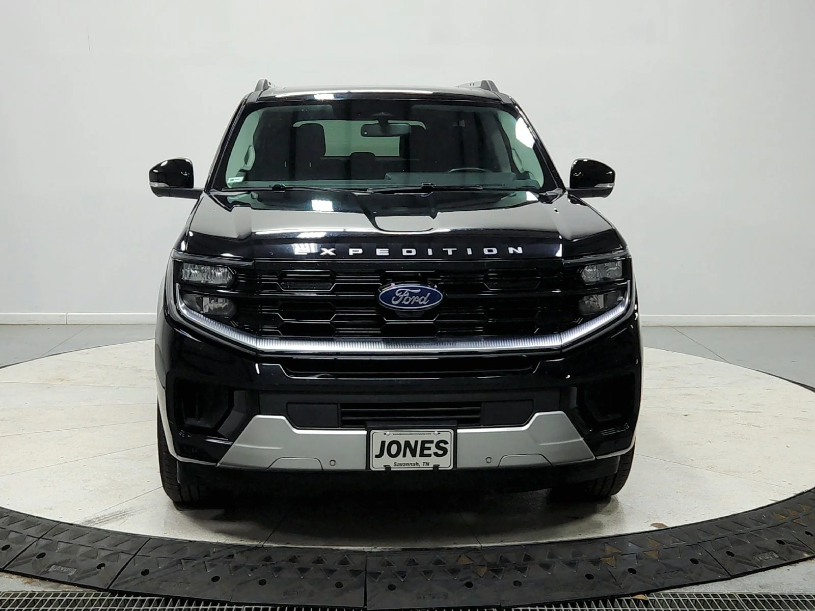 Used 2025 Black Ford Platinum image 3