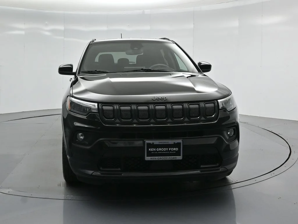 Used 2022 Black Jeep Altitude image 20