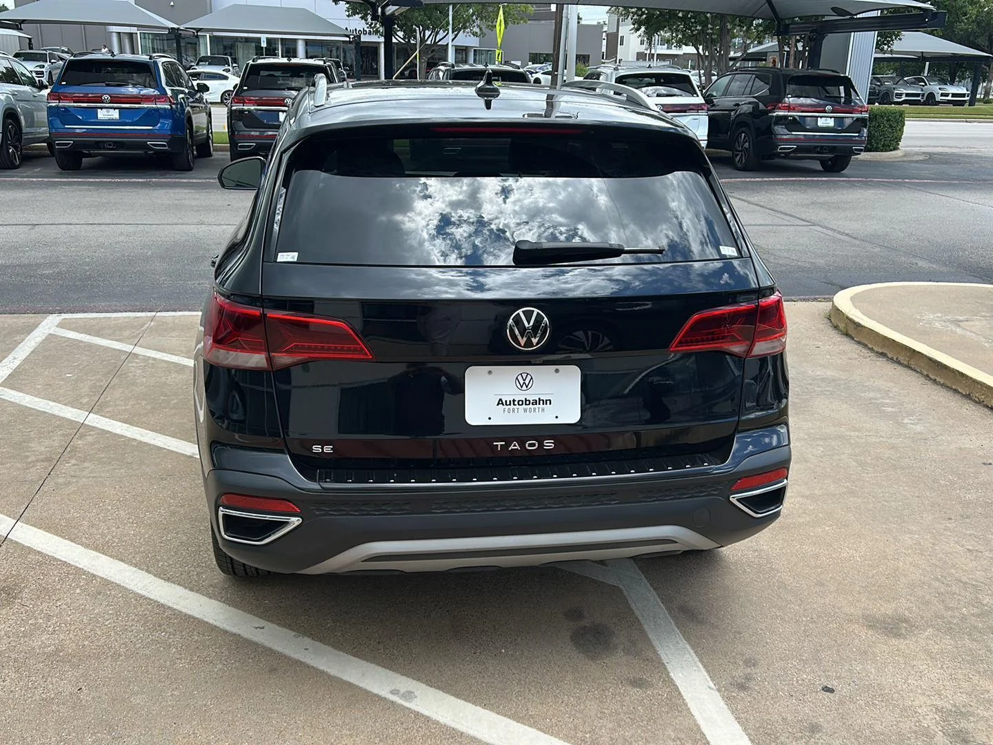Used 2024 Deep Black Pearl Volkswagen SE image 6