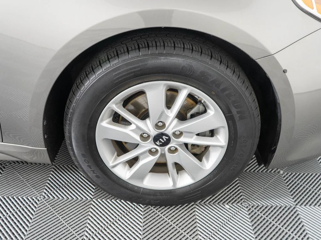 Used 2016 Gray Kia LX image 30