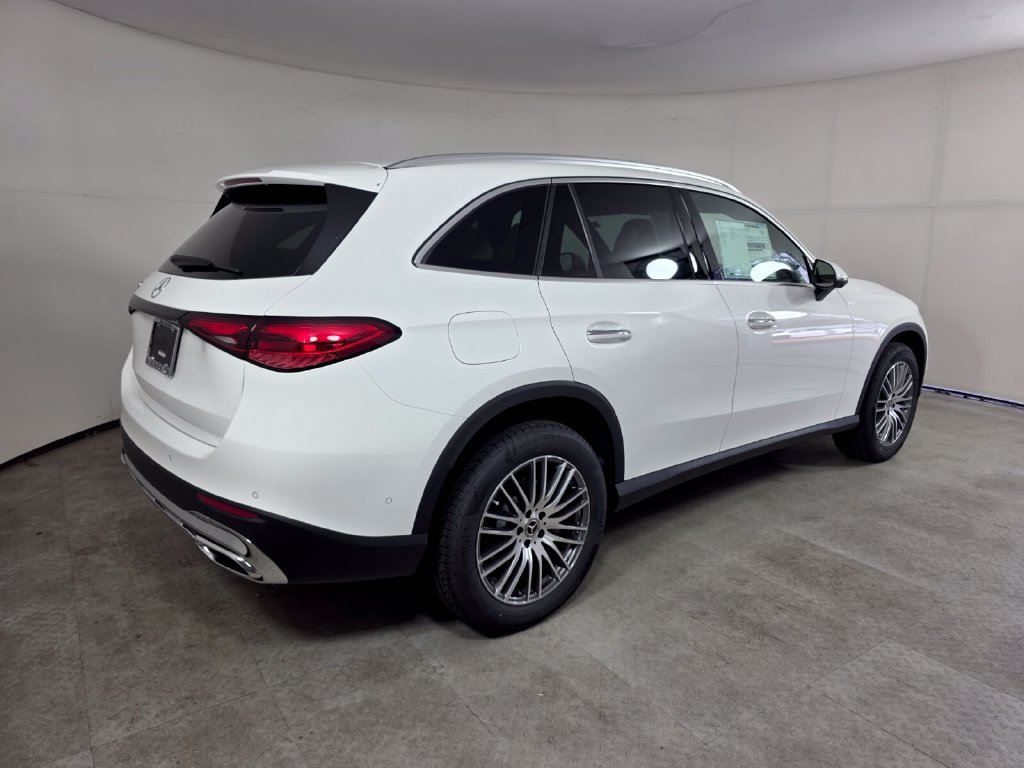 New 2027 Polar White Mercedes-Benz GLC 300 image 4