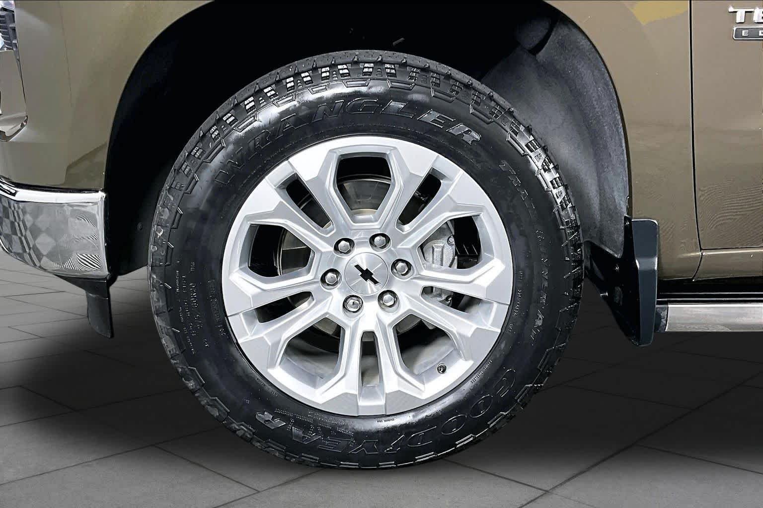 2023 Chevrolet Silverado 1500 LTZ - Photo 11