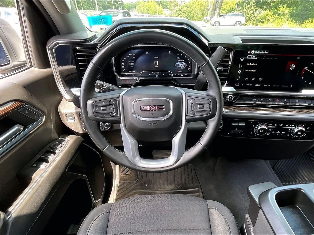Used 2025 Summit White GMC Elevation image 16