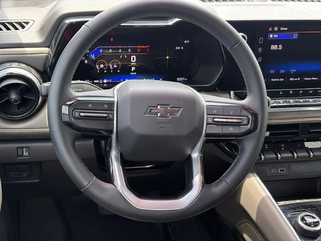 Used 2024 Gray Chevrolet ZR2 image 31