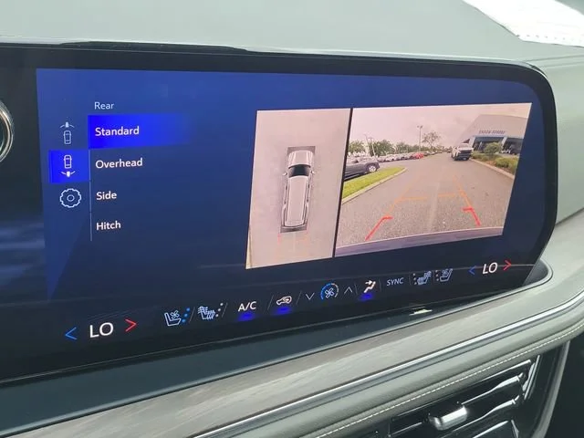 2025 Chevrolet Suburban Premier - Photo 36
