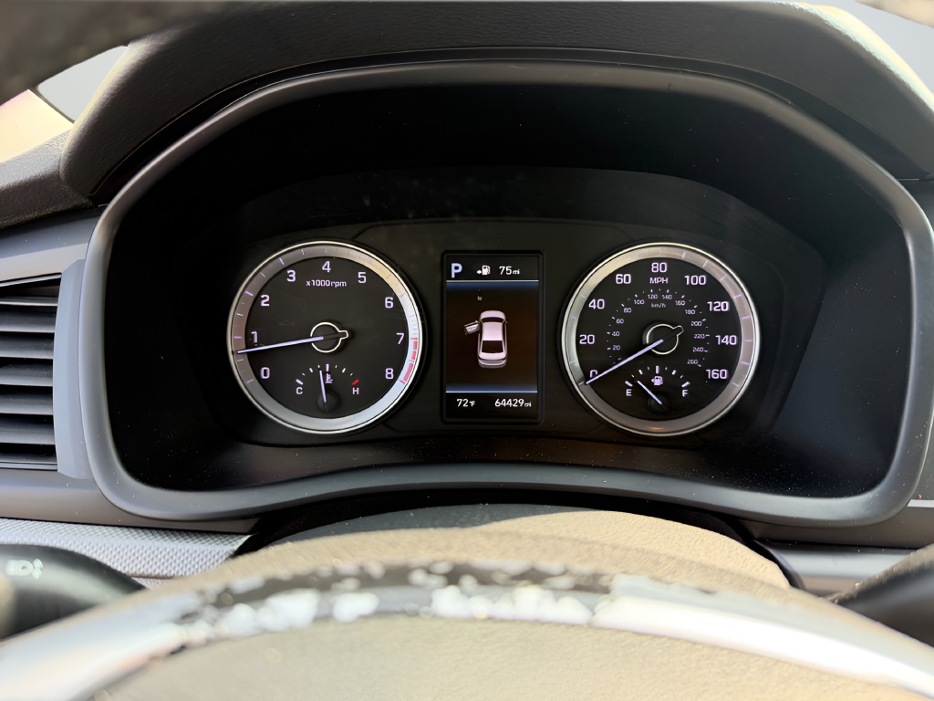 Used 2018 White Hyundai SEL image 10