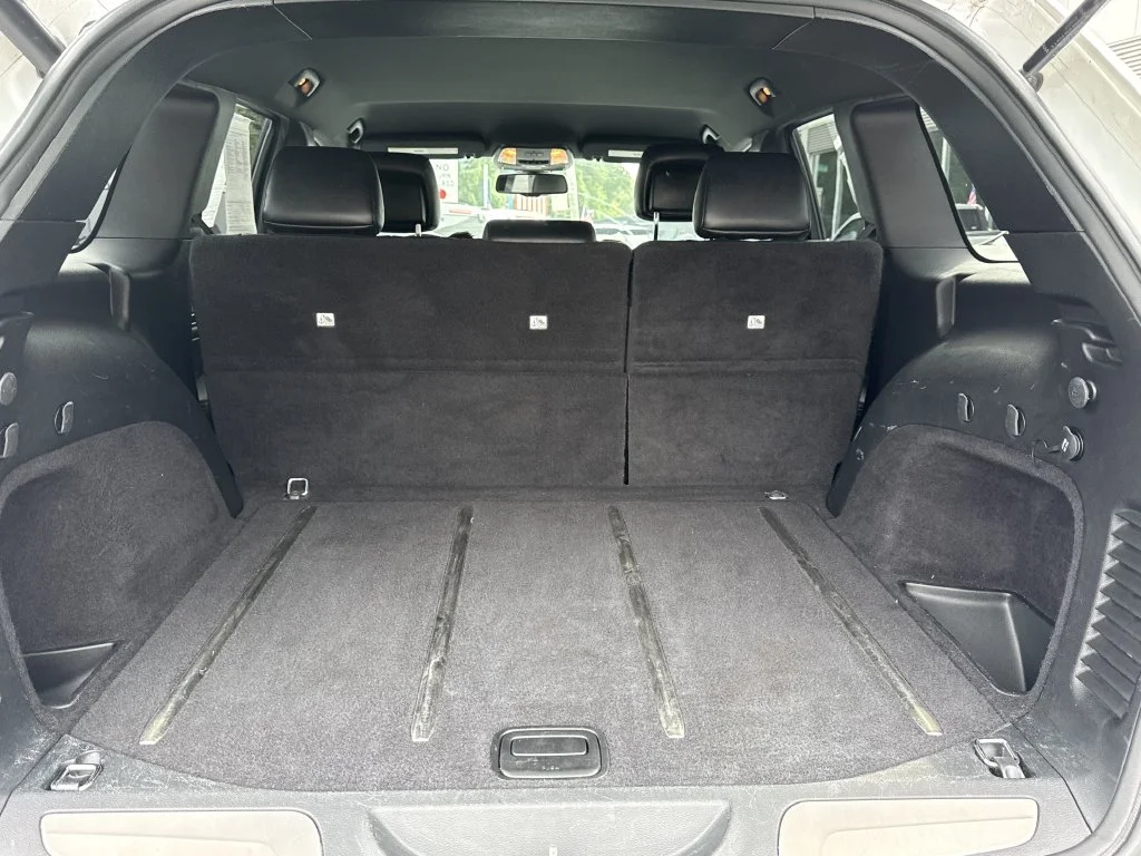 Used 2015 White Jeep Limited image 31