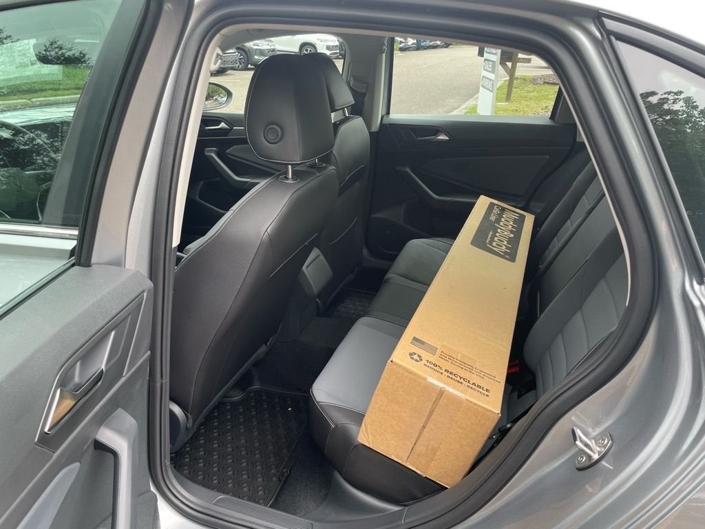 2025 Volkswagen Jetta SE - Photo 18