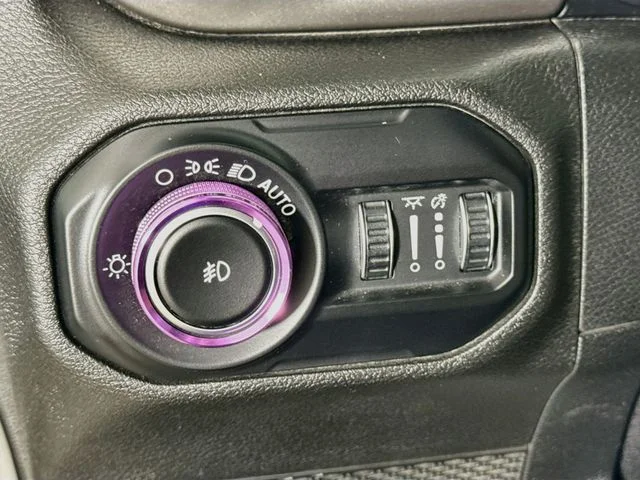 Used 2020 Gray Jeep Sport S image 10