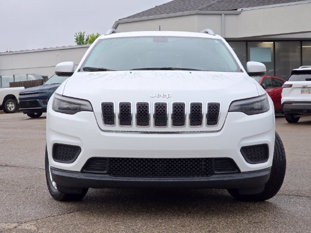 Used 2020 Bright White Clearcoat Jeep Latitude image 3