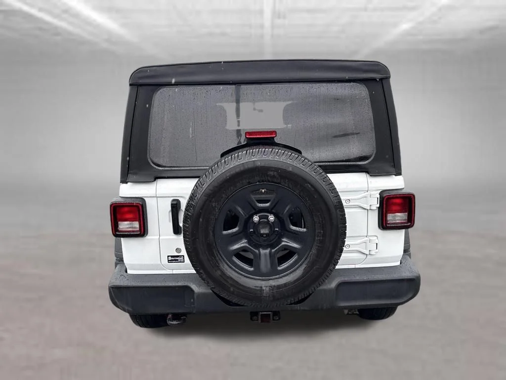 Used 2019 White Jeep Unlimited Sport image 4