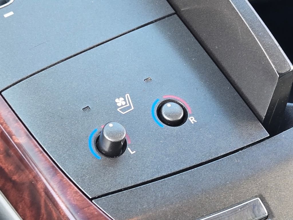 2012 Toyota Avalon Limited - Photo 34