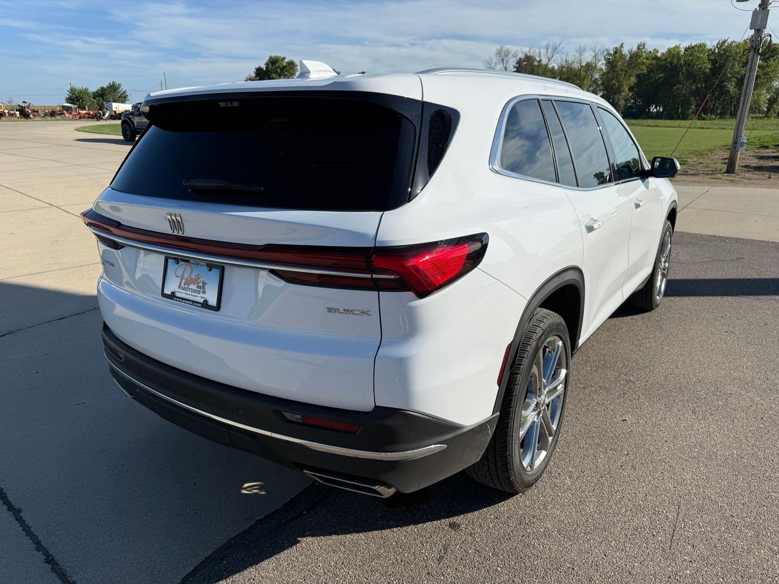 Used 2026 Summit White Buick Preferred image 7
