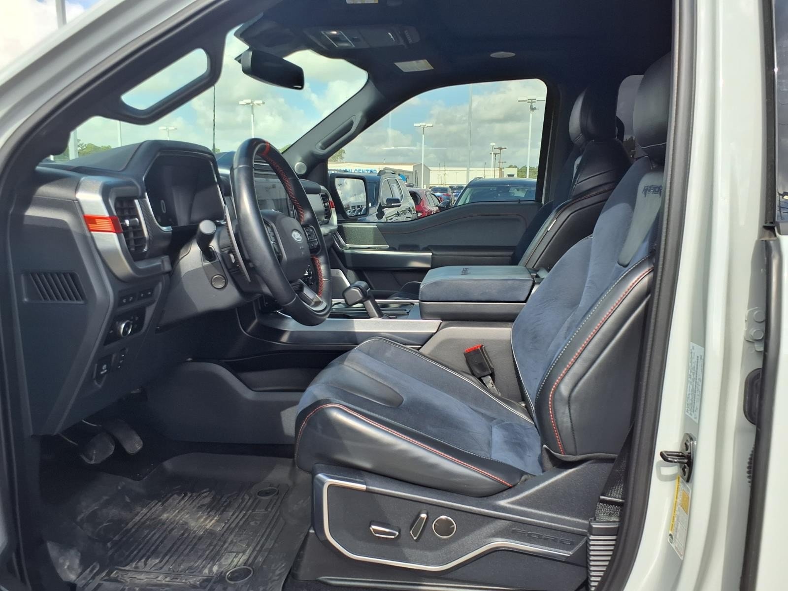 2023 Ford F-150 Raptor - Photo 15