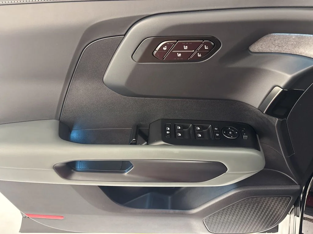 New 2027 Ebony Black Kia X-LINE SX image 30