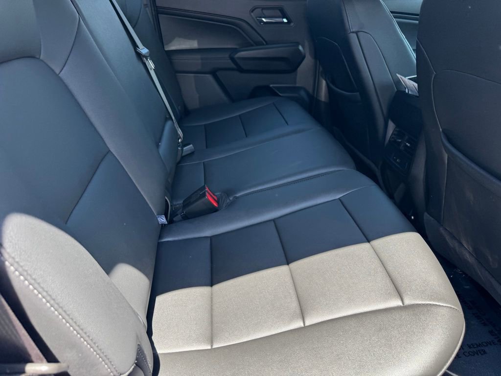 New 2025 Summit White Chevrolet WT/LT image 10