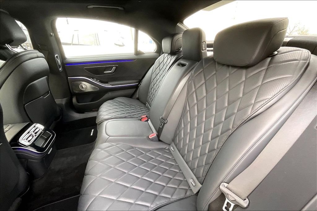Used 2026 Black Mercedes-Benz S 580 image 18