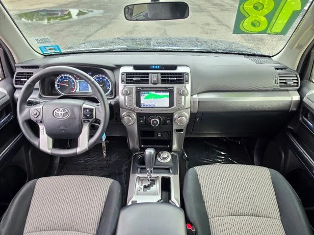 Used 2018 Midnight Black Metallic Toyota SR5 image 31