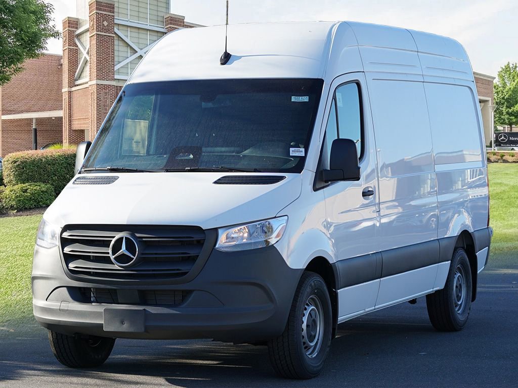 New 2025 Arctic White Mercedes-Benz  image 4