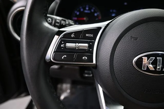 Used 2021 Black Kia EX image 28