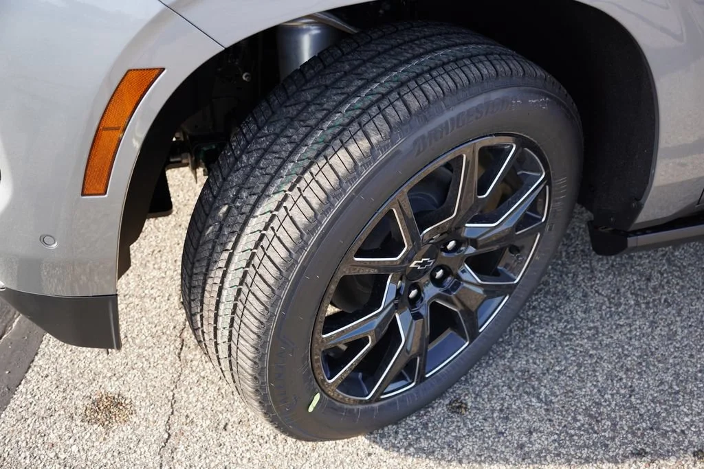 New 2026 Sterling Gray Metallic Chevrolet High Country image 9