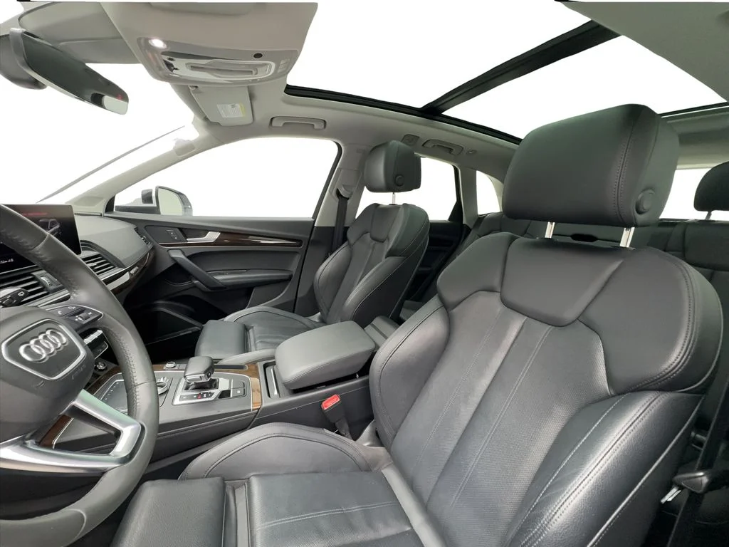 Used 2019 White Audi 2.0T Prestige image 18