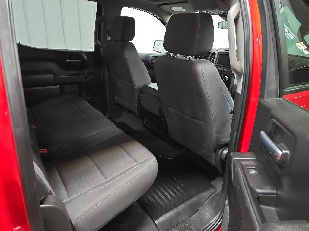 Used 2023 Red Chevrolet Custom image 17