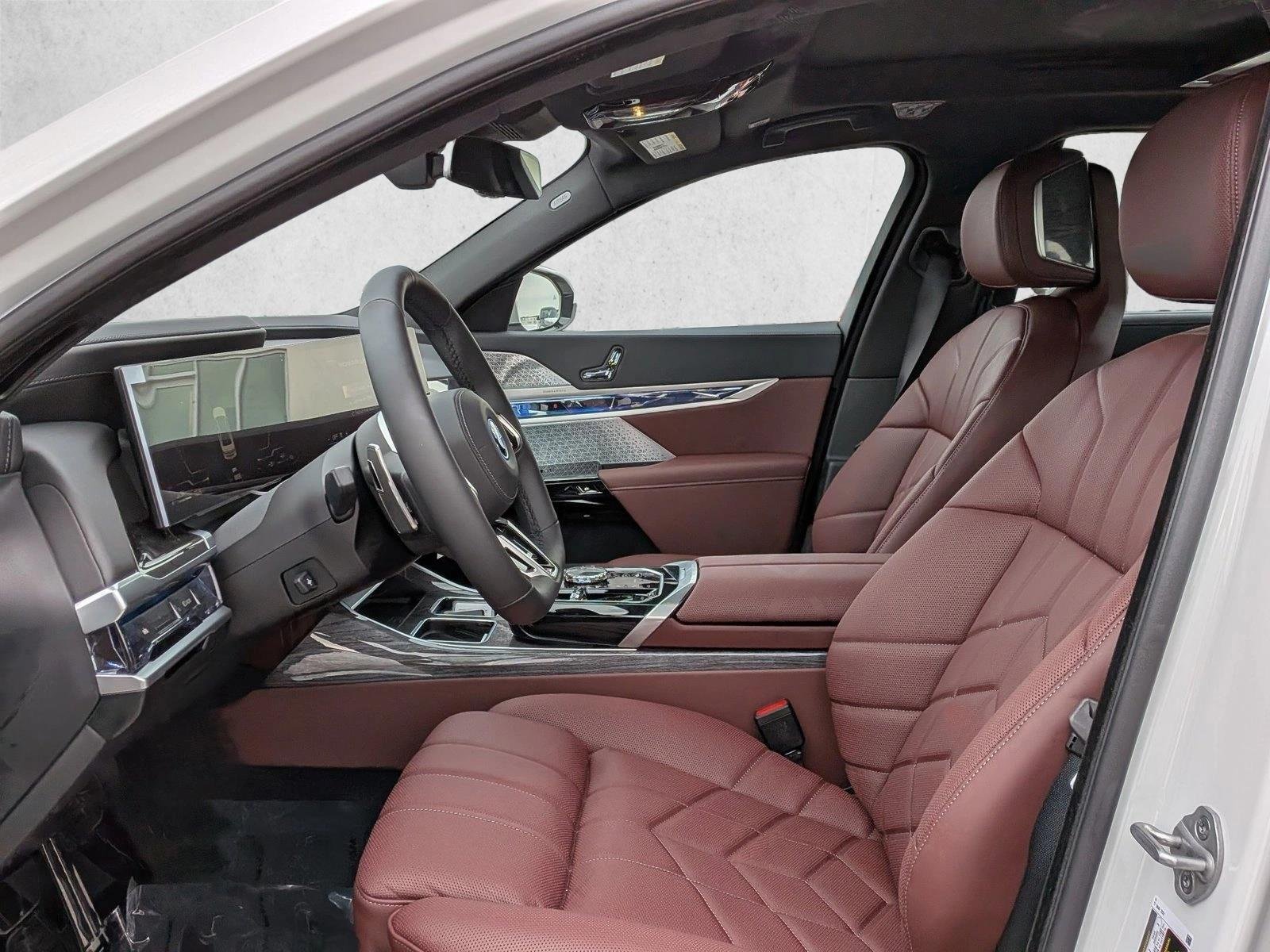 Used 2026 Mineral White Metallic BMW 750e xDrive image 4