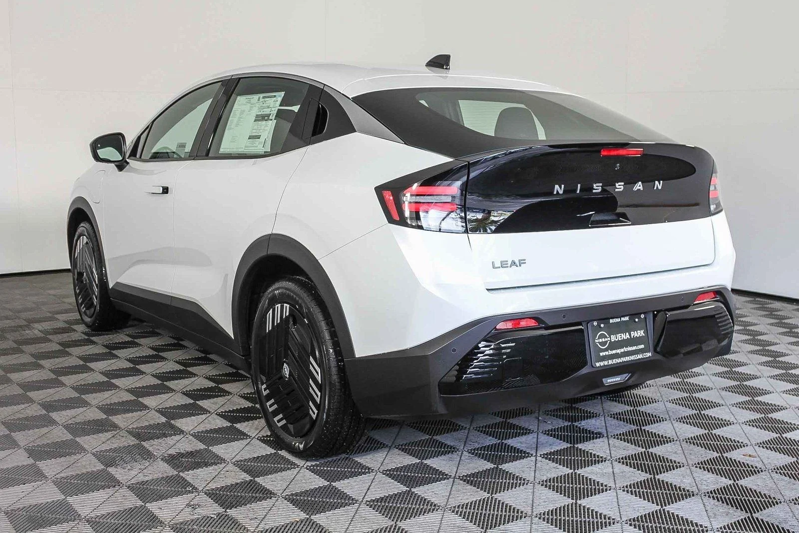New 2026 Everest White Pearl TriCoat Nissan S+ image 6