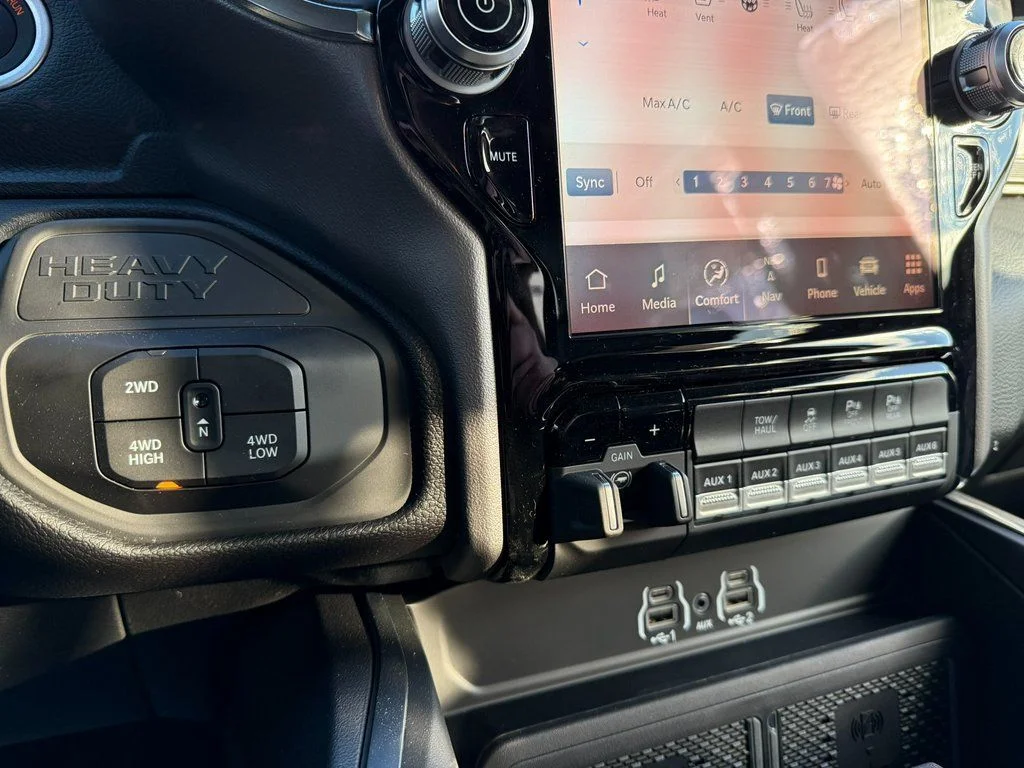 2026 RAM 3500 Laramie - Photo 28
