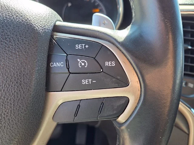 Used 2014 White Jeep Laredo image 26